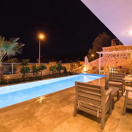 Sleeps 8 With Pool And Air Con Kalkan