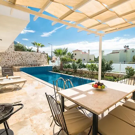 Vila Sleeps 8 With Pool And Air Con *